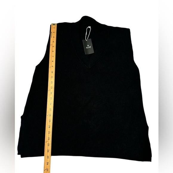 DEEP SELF Women’s Black Sweater Vest Size:M V-Neckline (NWT). - Picture 4 of 7
